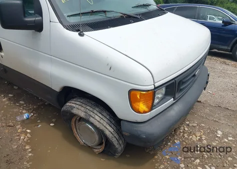 2005 Ford E-250 Commercial/Recreational z USA, uszkodzony, nr VIN 1FTNE24L95HA63114